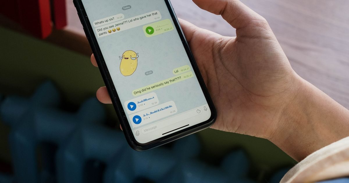 iPhone'da Liquid Glass Şeffaflığı Nasıl Azaltılır? Yazılar Okunmuyor, Ekran Gözümü Yoruyor: Saydamlığı Azalt ve Kontrastı Artır Ayarları